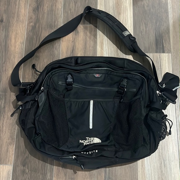 The North Face Bags The North Face Offsite Travel Bag Laptop Bag Messenger Bag Poshmark